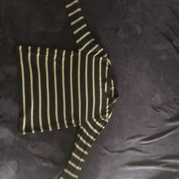 Old navy long sleeve shirt - Picture 1 of 3